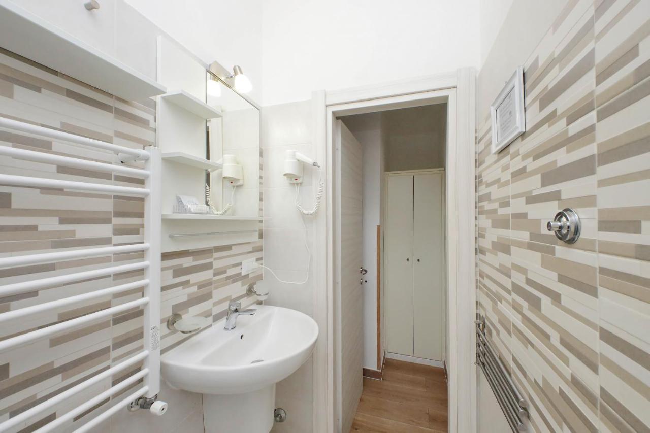 B&B Felicioni Fiumicino Bagian luar foto