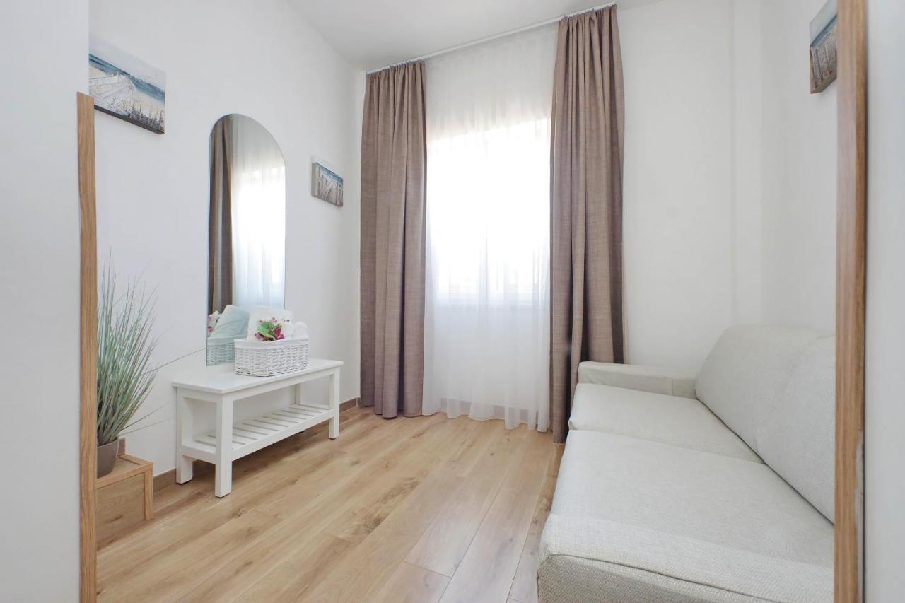 B&B Felicioni Fiumicino Bagian luar foto